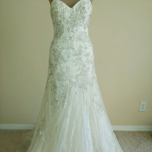 Exquisite Liancarlo New Wedding Dress Style# 6814 - Picture 1 of 5